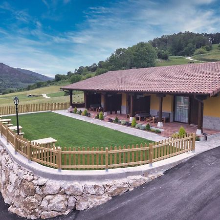 Apartamentos Fuente La Pipa Avin ภายนอก รูปภาพ