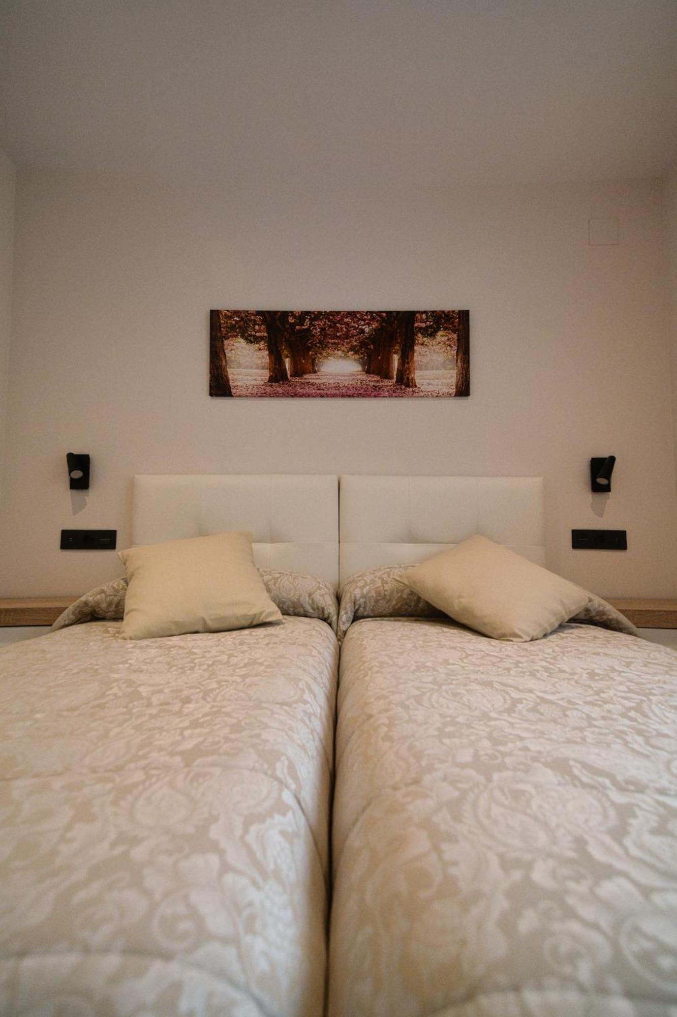 Apartamentos Fuente La Pipa Avin ภายนอก รูปภาพ